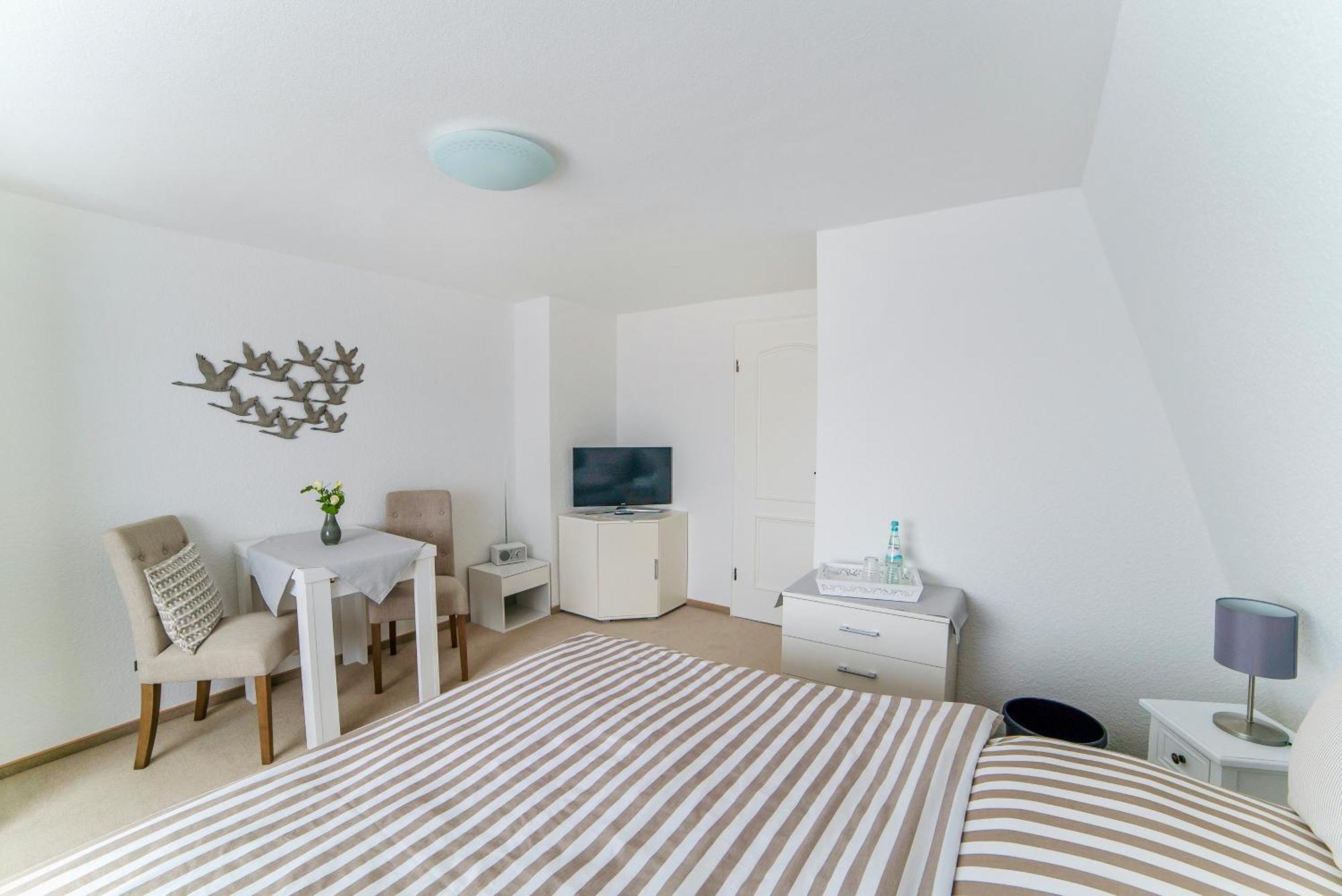 Pension Wosmaaren Norddorf auf Amrum Exterior foto
